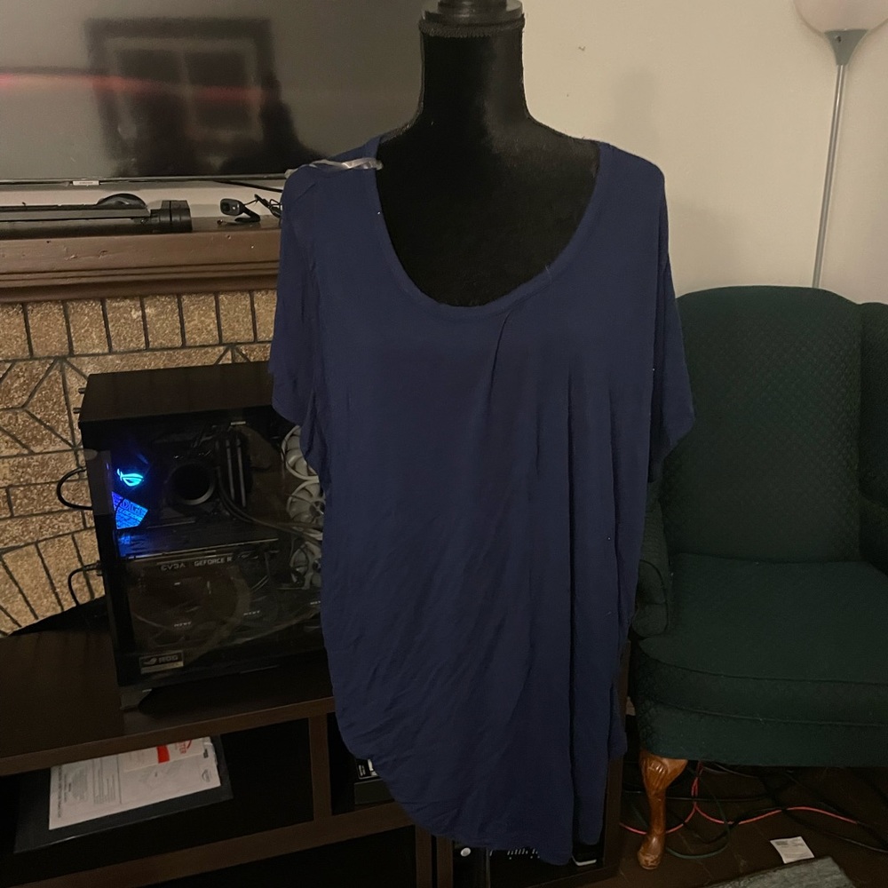 Dark blue tee shirt